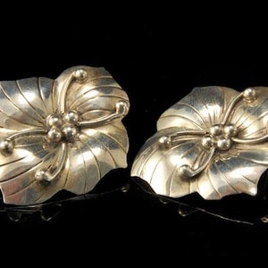 Vintage Carol Felley sterling signed flower earrings