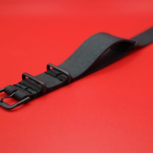 Standard-Gummi-Armband aus wasserdichtem Gummi im Militärstil, Maßanfertigung für Low-Profile-Hardware