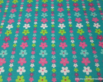 Flannel Fabric - Foxy Daisy - By the yard - 100% Cotton Flannel