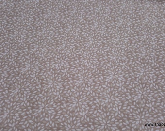 Quilters Flannel Fabric - Mum Burst Cream - By the yard - 100% Cotton Quilters Flannel