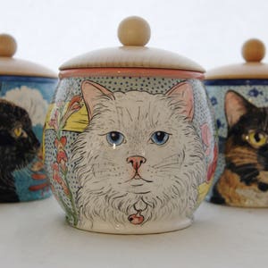 Urna de cerámica personalizada pintada a mano de tamaño mediano con tapa de madera // 1,0l