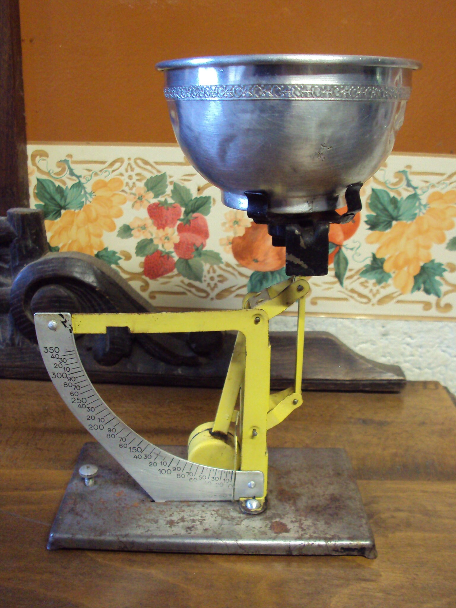 Balance Ménagère Datant Des Années 60.