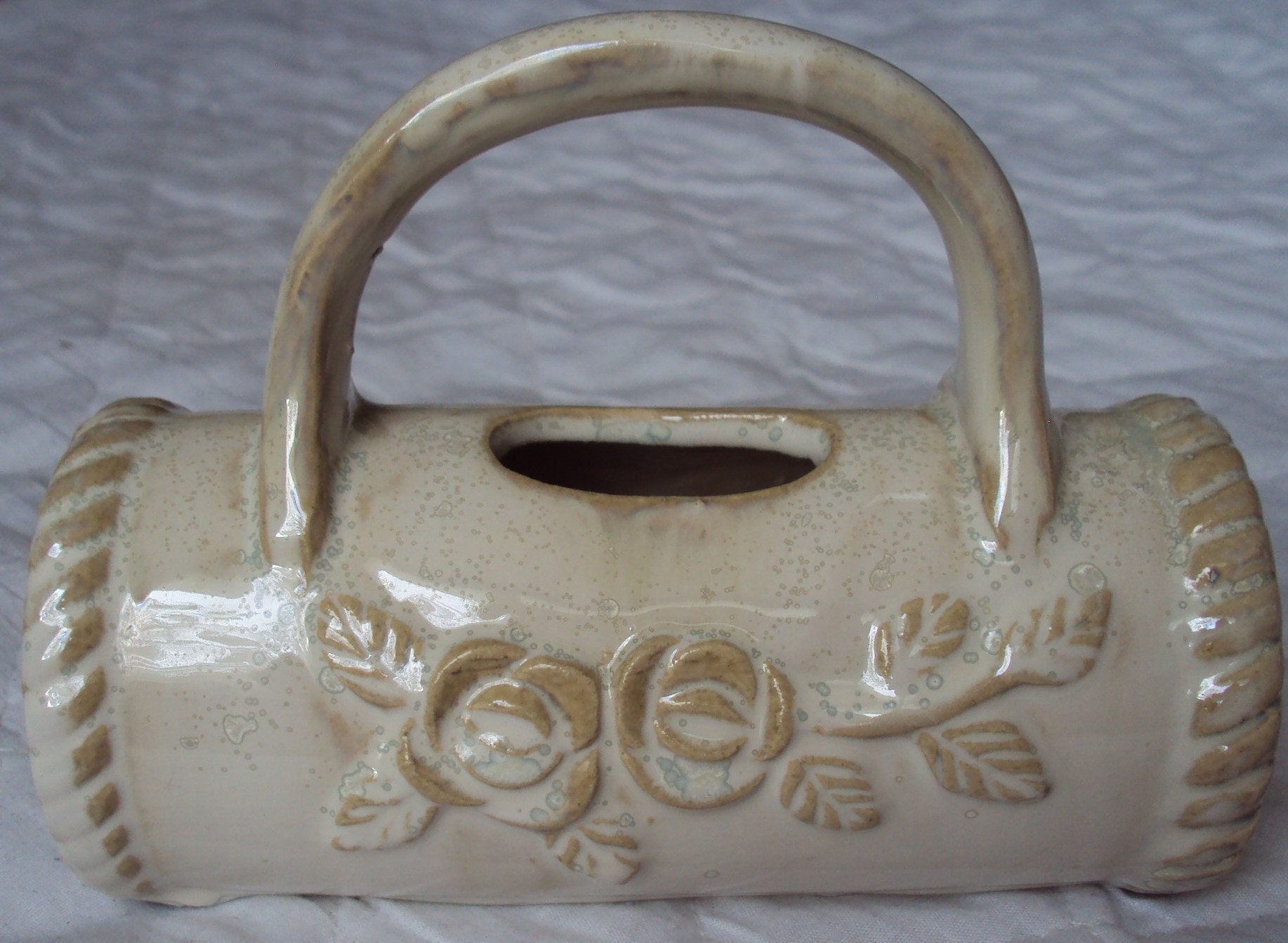 Tirelire en Terre Cuite Forme de Sac A Main et Datant Des Années 1960.