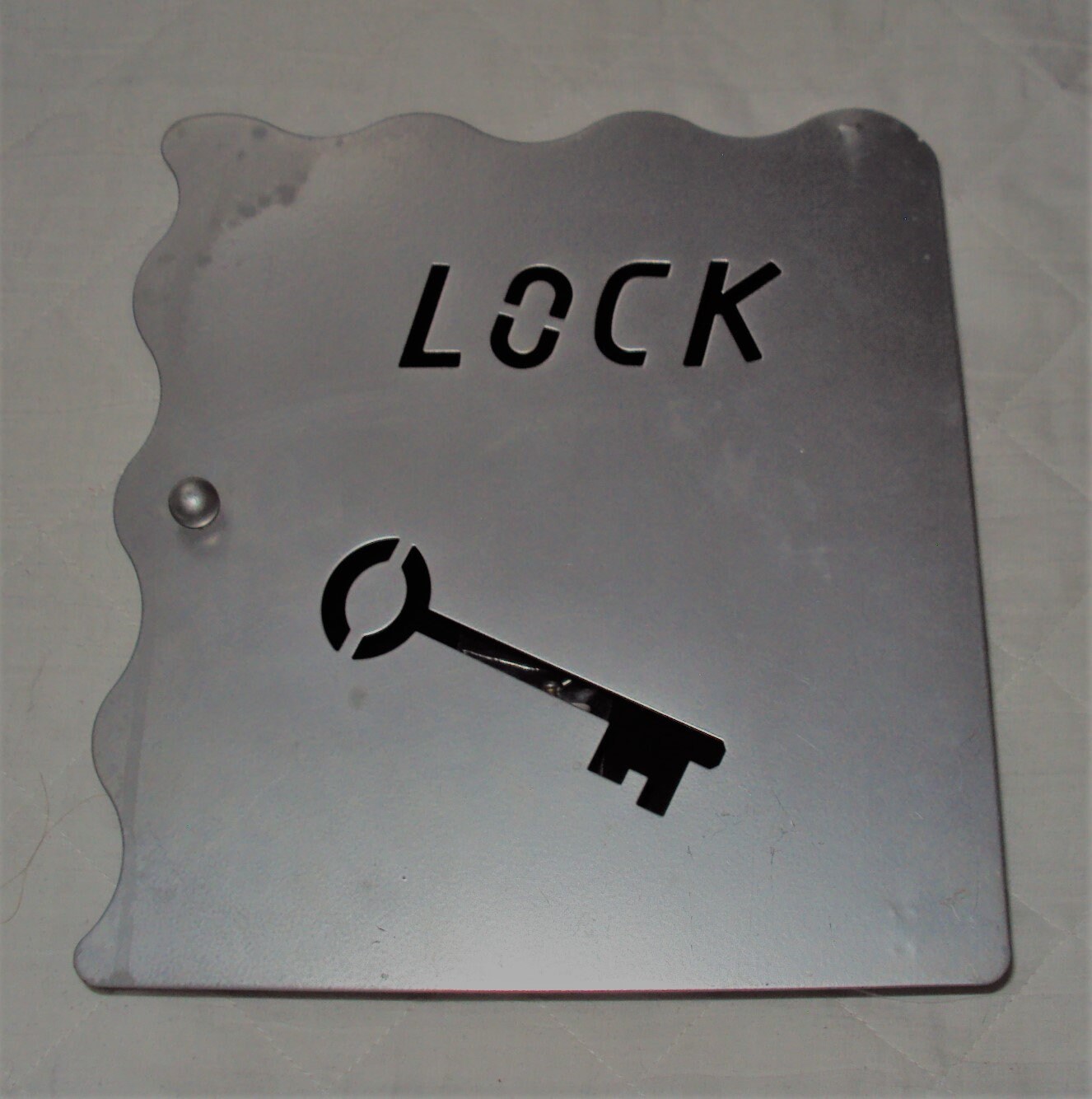 Boîte A Clés en Aluminium Datant Des Années 90.