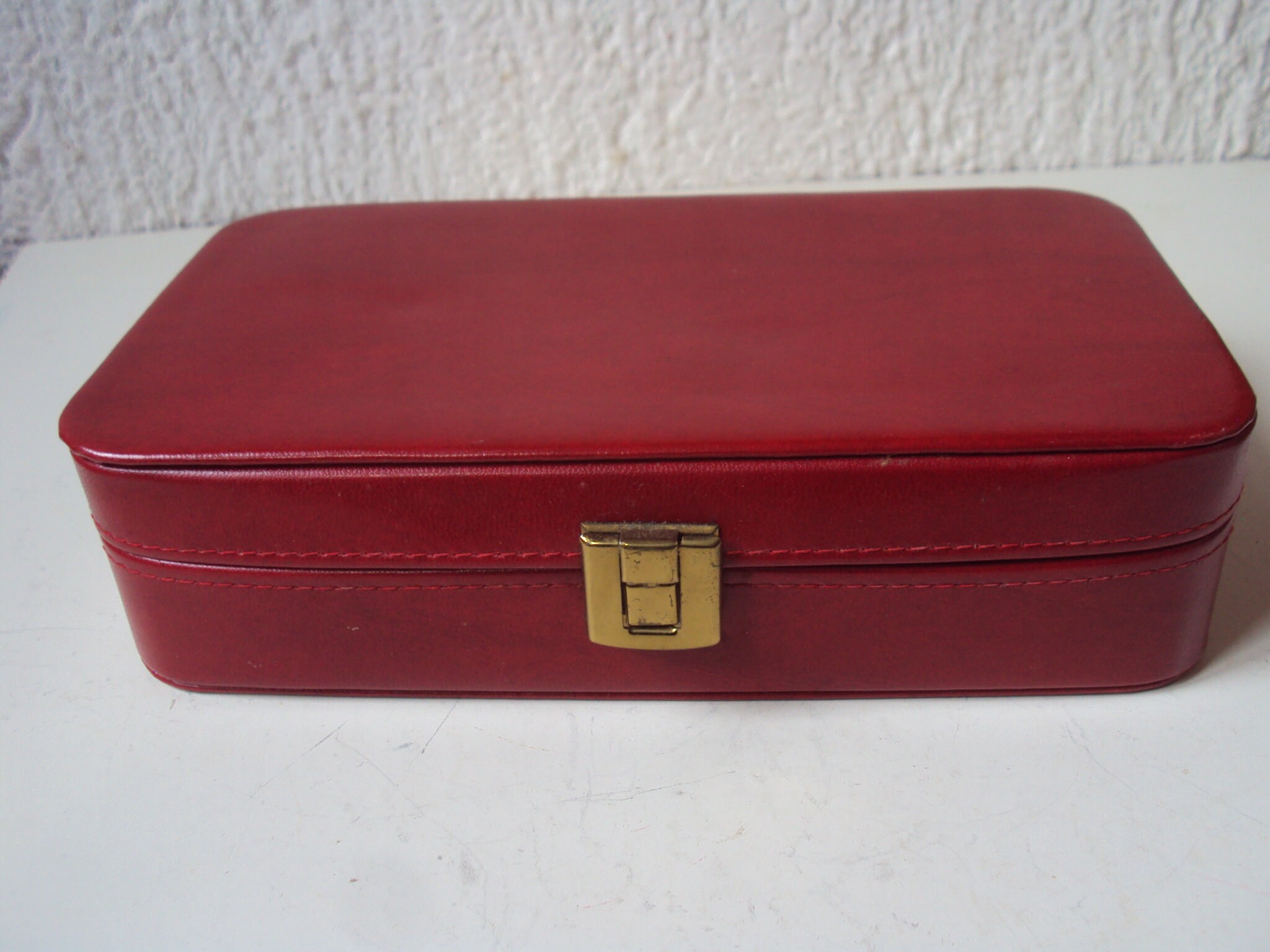 Trousse De Toilette Vintage Rouge Années 70 - Complète Avec Miroir Et Fermeture - Occasion