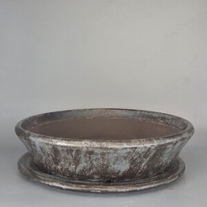 Maceta redonda de gres hecha a mano de 20 cm (8 pulgadas) para bonsáis o suculentas, con plato de goteo opcional, en esmalte gris satinado mate.