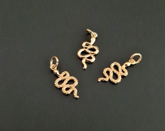 3pcs x 18mm Tarnish Resistant Gold Plated Textured Snake Charm