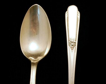 Rogers Eagle Star IS Silver-Plated Bent Curved Loop Handle Baby Spoons 2 Vintage Wm
