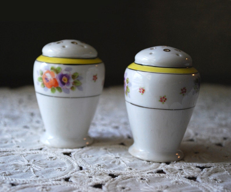 Vintage Salt & Pepper Shakers/Made in Japan Etsy