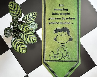 Vintage 1967 Snoopy Peanuts Felt Banner Pennant Flag Green 15 X34