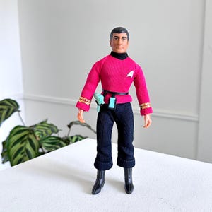 Complete vintage 1974 Mego Star Trek Mr Scott Scotty 8&quot; clean action figure TOS Original Series w/ foil phaser communicator belt accessories