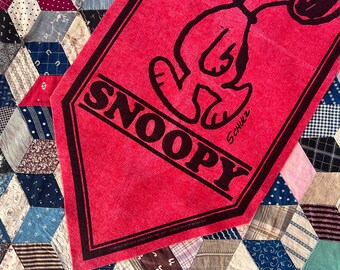 Vintage 1971 Peanuts Snoopy Smile Red Felt Banner Pennant Flag Mid
