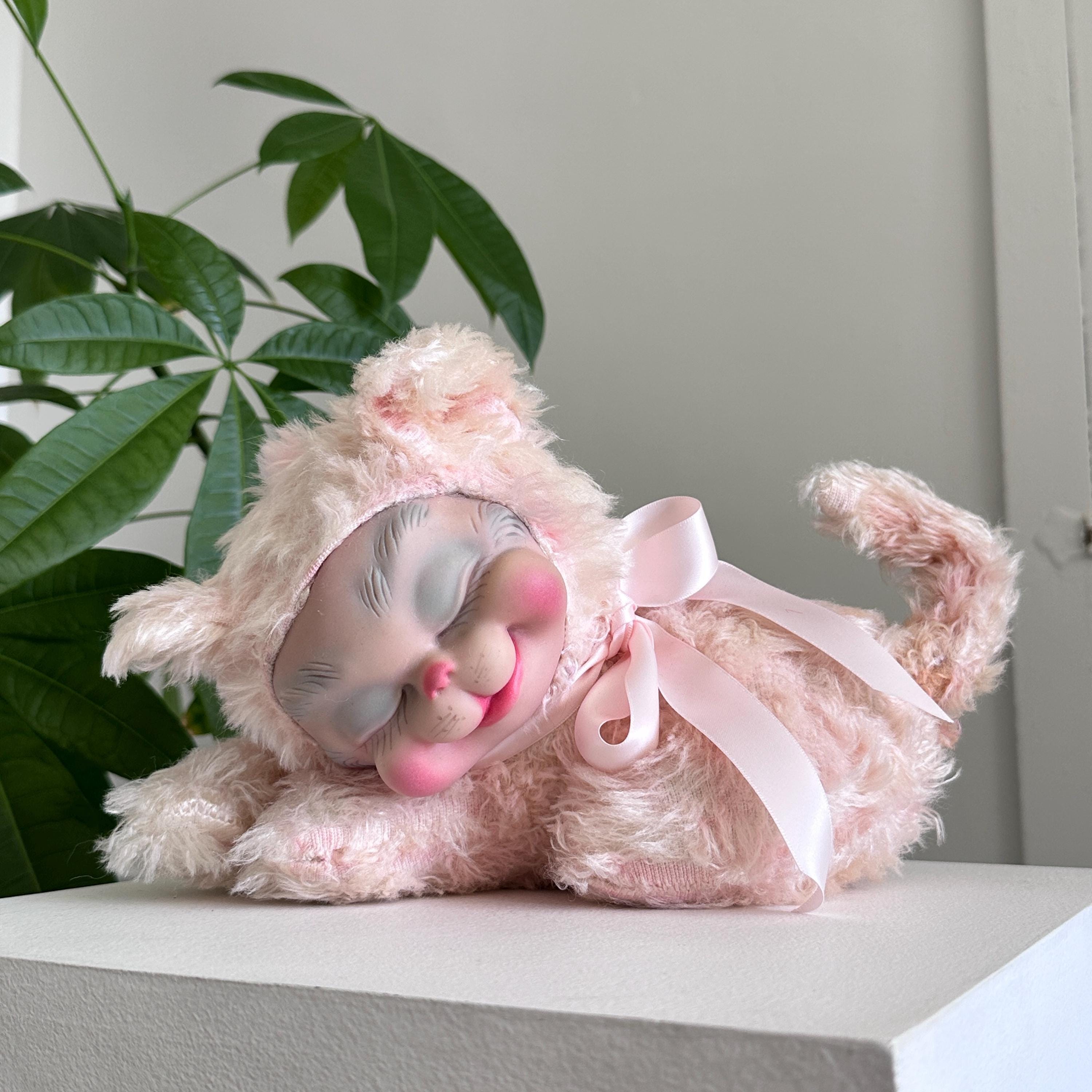 RARE Vintage 1950s Pastel Pink Sleeping Kitty Cat Rushton Star
