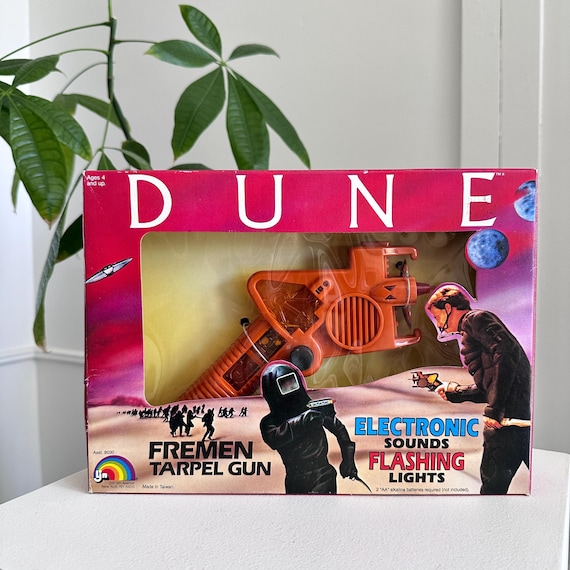 Vintage 1984 LJN Dune Fremen Tarpel Gun Electronic Action Figure