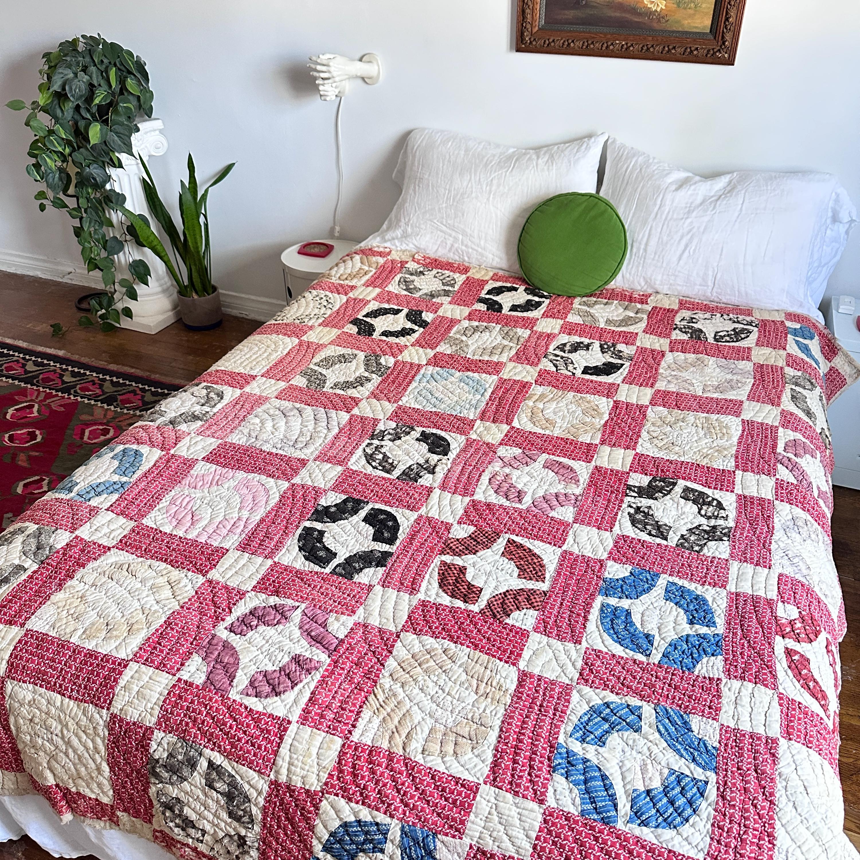 EARLY Antique 1870s 1880s Victorian Wheel of Fortune Quilt 