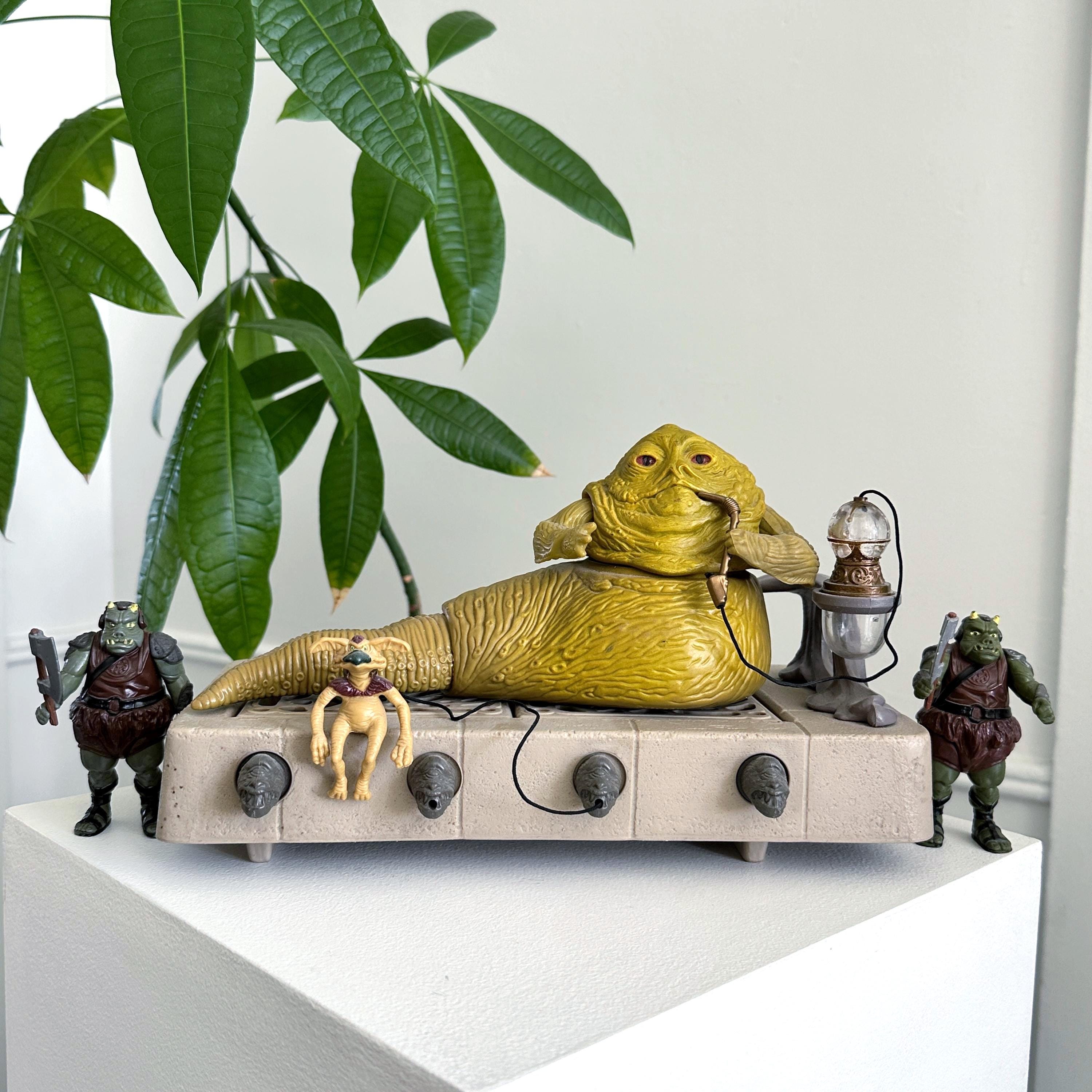 ハーモニーキングダム　HARMONY KINGDOM Jabba Complete 1983 Jabba the Hutt Throne Room Playset + 2 Gamorrean