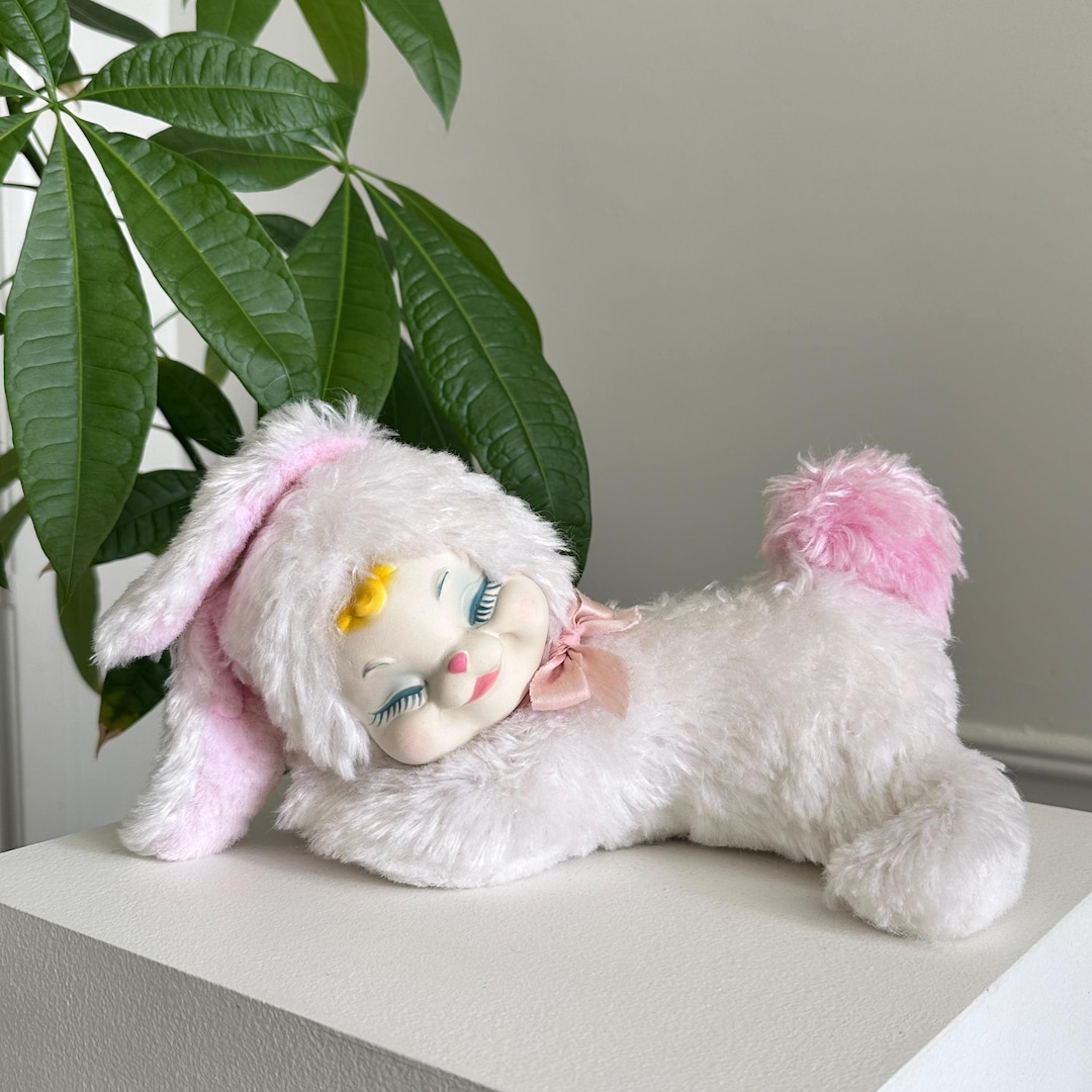 Vintage 1950s Rushton Star Creation Pastel Pink White Sleeping