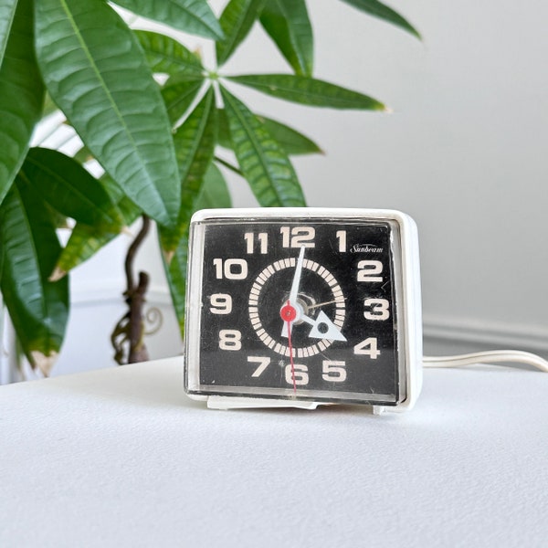 Vintage 1960s Sunbeam Electric alarm clock 428A black white red Mod Mid Century tested working analog table desk clock