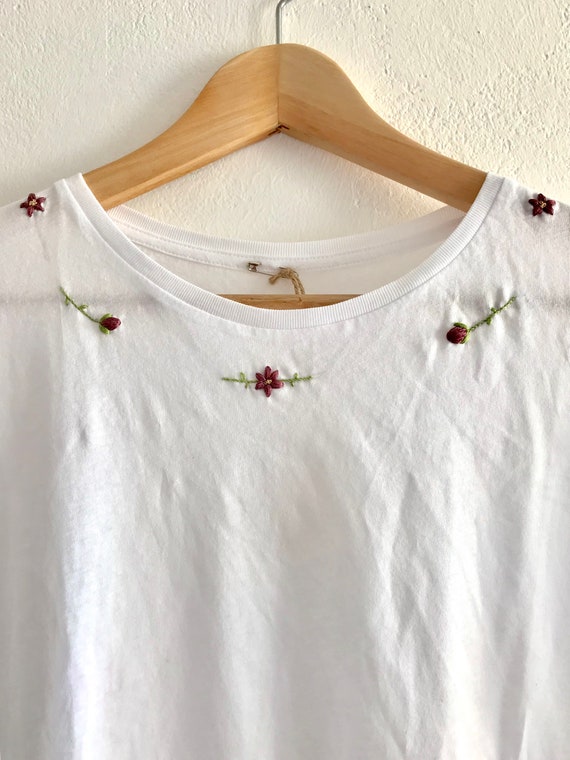 Hand Embroidering a T-shirt - The Inspired Sewist