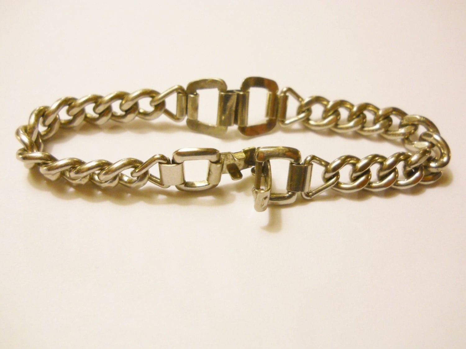 Sterling Silver Paperclip Large Clasp Bracelet – RACHEL LYNN CHICAGO