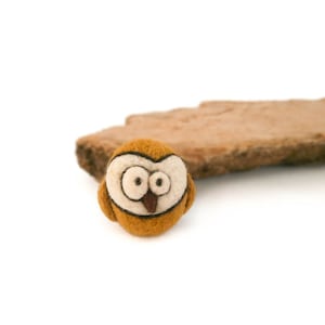 Miniature Owl Brooch, Needle Felted Bird Pin, Handmade Animal Brooch, Natural Wool Owl Gift, Cute Owl Accessory, Autumn Totem Jewelry