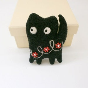 Broche de gato negro de fieltro con aguja, broche de gato de Halloween, joyería de lana hecha a mano