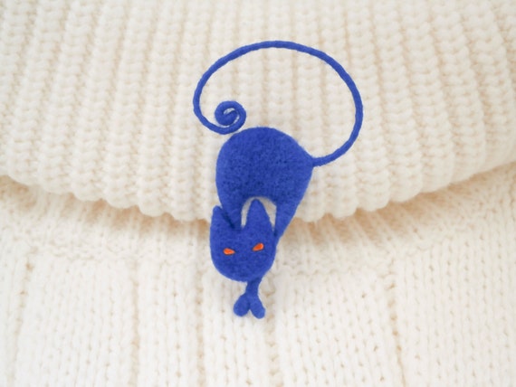 Royal blue cat brooch Needle felted animal brooch