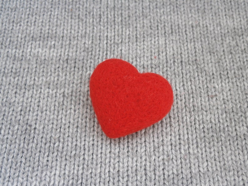Heart Brooch Wedding thank you gift Needle felted heart Valentines day gift Choose color Gift for her For sweetheart Felted Heart Pin