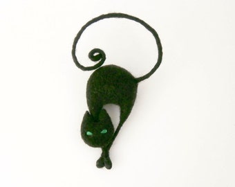 Black cat brooch, Halloween pin, Needle felted cat, Felted animal brooch, Cat lover gift, Wool kitten pin