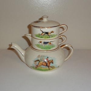 Royal Winton Hunt Scene, Horseman, Foxes, Hounds, Stacking Teapot Made in Grimwades England Free Standard Shipping in the U.S.A.