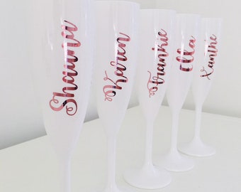 Bridal party glasses - bridal party gifts - bridal party champagne flutes - personalised bridal party glasses - bridal shower gift