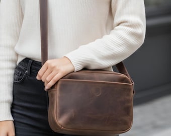 Handmade Adjustable Leather Crossbody Bag – Minimalist Everyday Shoulder Bag – The Maverick