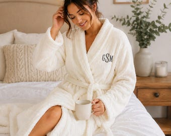 Women’s Plush Robe with Monogram – Personalized Bathrobe, Monogrammed Spa Robe, Gift for her with Embroidery, Cozy Fleece Bathrobe Gift
