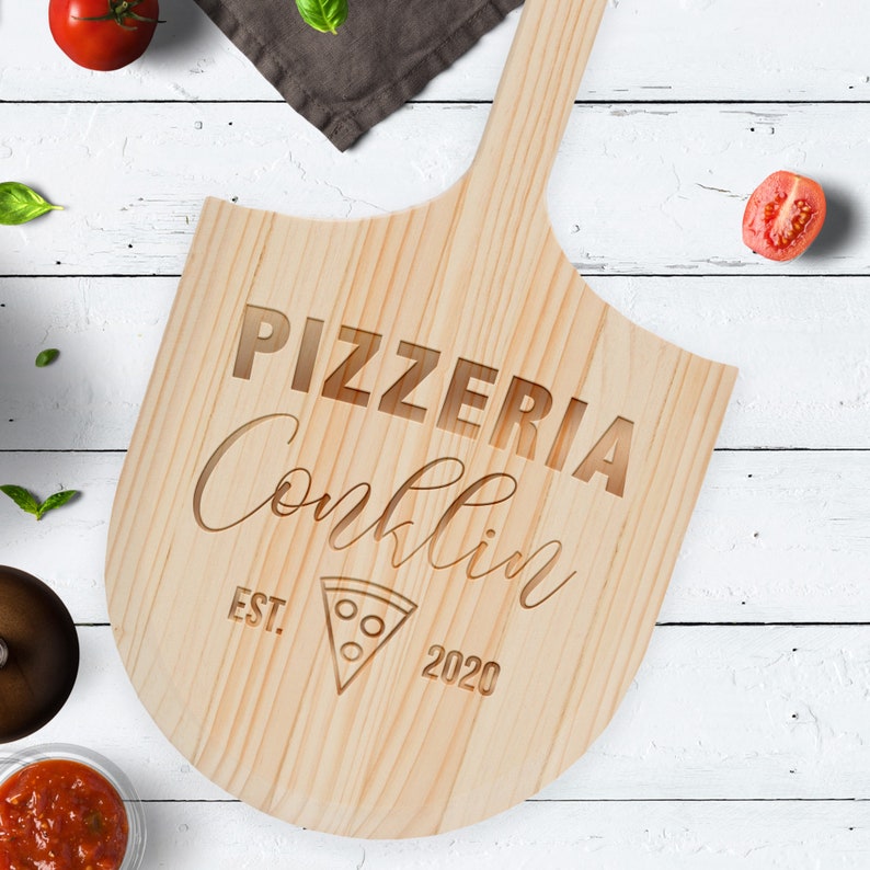 Personalized Pizza Board, Custom Family Gift Pizza Peel, Housewarming, Engraved Pizza Paddle, Pizza Server Board, Gift for Him, Cook Gift image 1