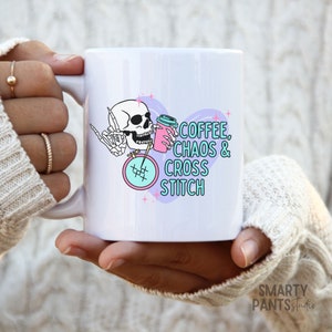 Café Caos y Taza Punto de Cruz para punto de cruz, taza punto de cruz, amante del punto de cruz, regalo punto de cruz, punto de cruz divertido, astuto
