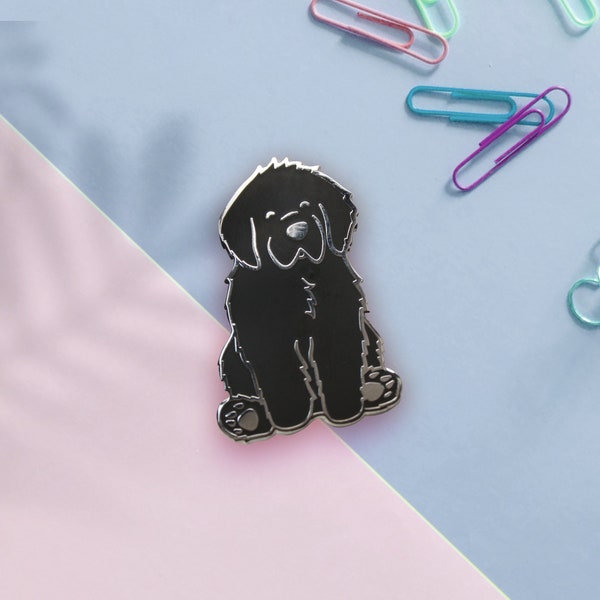 Black Newfoundland dog |  Hard emaille pin