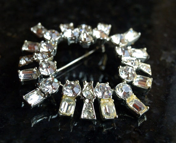 Deco Rhinestone Brooch Square - image 4