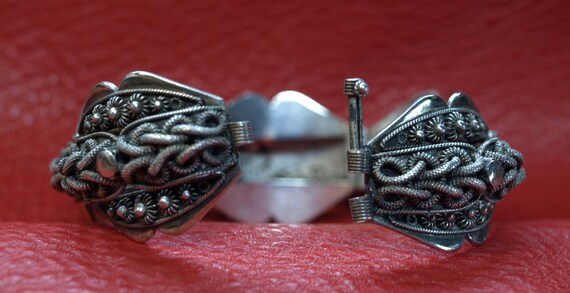 Vintage sterling Middle Eastern link bracelet - image 2