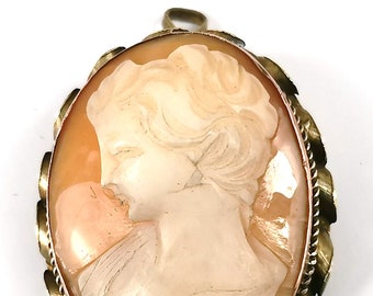 ornate hand carved Mother of Pearl portrait cameo brooch 50/'s Hollywood Regency left facing abalone MOP cameo gold plated metal pendant pin