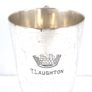 Historisches Trinkgeschirr, Halbnadel, Silberteller, Vintage Tankard, Walker und Flur, Kronenkamm, Laughton Name, Art Deco, Schrullige Tasse, Unikat