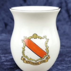 Antiker Goss China, Miniatur China, Emaille Wappen, Steyning 1685, Zahnstocher Topf, Miniatur Vase, Keltischer Trinkbecher, Devizes Geschichte