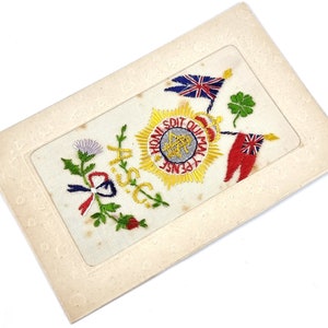 Antike Seidenpostkarte, Erster Weltkrieg, ASC Anstecker, Armee Service Corps, bestickte Anstecker, französische Ephemera, 1917 Postkarte, Historische Antike
