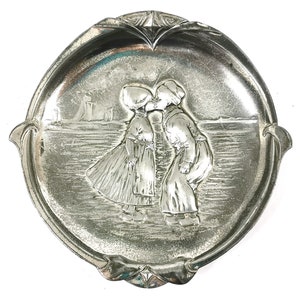 Decorative Wall Hanging, German Pewter, Dutch Boy and Girl, Kissing Scene, Jungendstil, Art Nouveau, WMF Style, Pin Dish, Multi Purpose