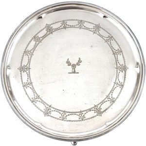 Vassoio Piccolo Antico, Vassoio Carte, Salver Antico, Piatto d'Argento, Stemma Armoriale, Braccio con Foglie di Alloro, Orafi Argentieri, Vassoio con Piedi