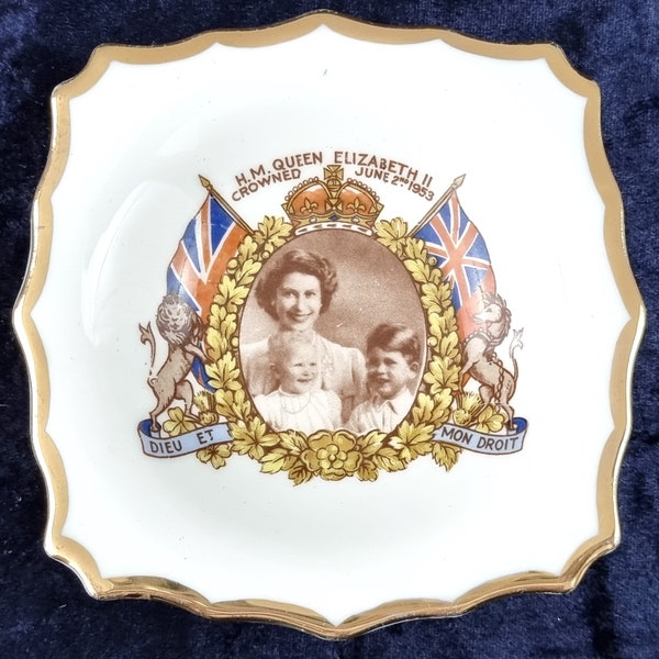 Charming Small Dish, Commemorative Ashtray, Queen Elizabeth II, Royal Photo, Marcus Adams, 1953 Coronation, Salisbury China, Small Addition