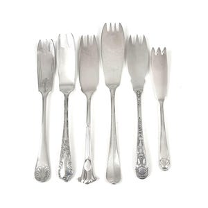 Veel werk, KLEIN bestek, verzilverd, meloenvorken, gemiddelde lengte 5 inch, verschillende patronen, onslow en shell, elegante instellingen, uniek