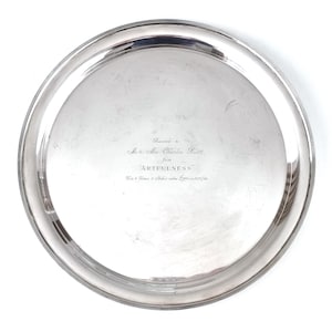 傷がかなりある、ヴィンテージプレゼンテーション、サービングトレイ、ドリンクトレイ、Artfulnessより、4回受賞、Mappin & Webb、直径12インチ、歴史