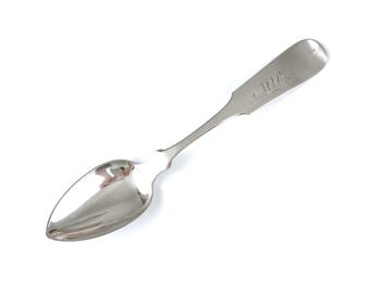 Mitte des 19.Jahrhunderts, Silbermünze, William W White, New York, 6 Inches Länge, Silberlöffel, Initialen des Besitzers, Geigenmuster, amerikanisches Silber