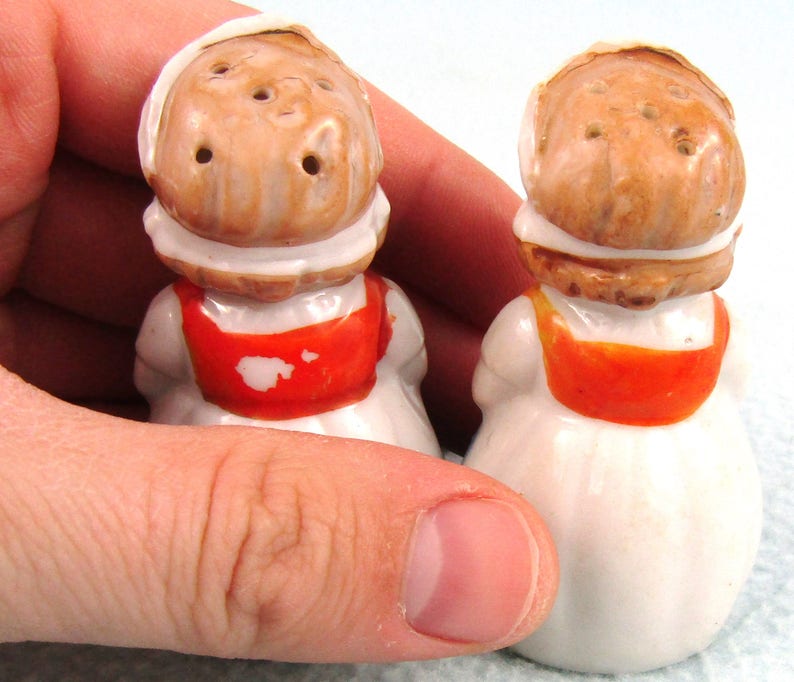 Salt and Pepper Mid Century Novelty Retro Japanese Ceramics Girls in Pinnies Vintage Pair of Shakers Apron Outfit Charm Table Cruet