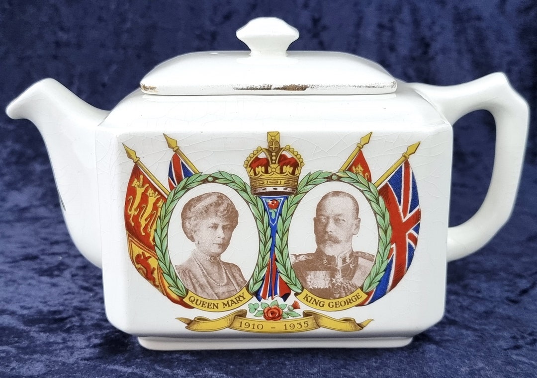 Notable Crazing, Vintage Commemorative Teapot, 1935 Jubilee, George V ...